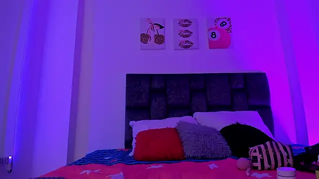 kittymonroe1 online show from February 28, 6:18 pm