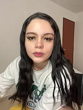 Selena Roa online show from February 7, 3:09 pm