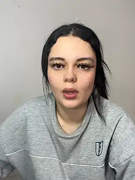 Selena Roa online show from February 12, 3:23 pm