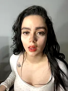 Snapshot of Selena_Roa chatting on November 15, 12:47 am Selena Roa online show from November 15, 12:47 am