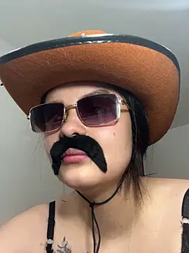 Snapshot of Selena_Roa chatting on October 31, 3:03 am Selena Roa online show from October 31, 3:03 am