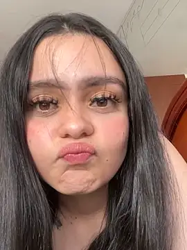 Selena Roa online show from April 19, 6:32 pm