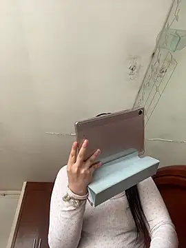 Selena Roa online show from April 27, 4:38 pm