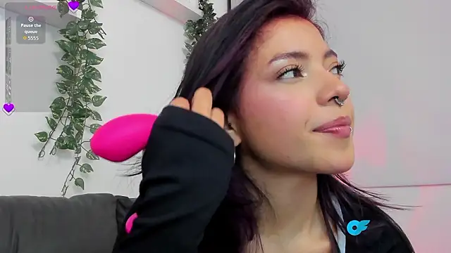 Snapshot of katoo4 chatting on February 6, 1:23 am katoo4 online show from February 6, 1:23 am