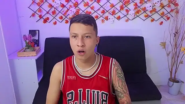 Martin West online show from November 4, 11:30 pm