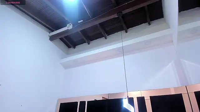 mirandaduboiss online show from February 25, 5:13 pm