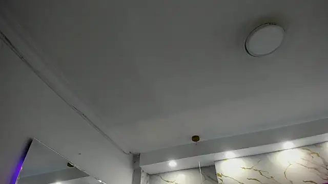 mirandaduboiss online show from February 28, 1:44 pm