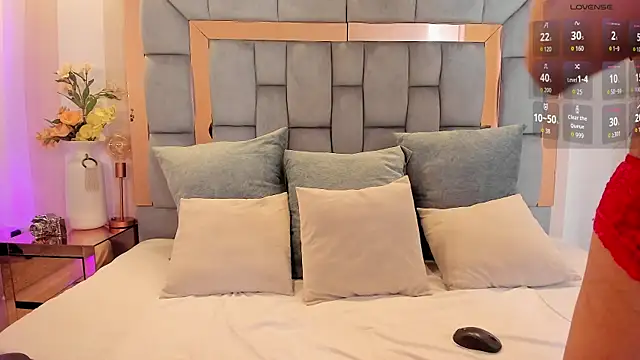 Snapshot of mirandaduboiss chatting on October 27, 5:03 pm mirandaduboiss online show from October 27, 5:03 pm