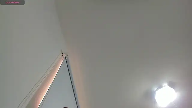 Snapshot of mirandaduboiss chatting on November 12, 5:06 pm mirandaduboiss online show from November 12, 5:06 pm