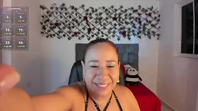 Snapshot of Karly_Closson chatting on November 17, 4:16 am Karly Closson online show from November 17, 4:16 am