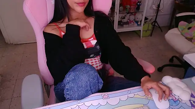 Snapshot of kaithra chatting on November 26, 11:16 pm kaithra online show from November 26, 11:16 pm