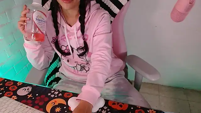 Snapshot of kaithra chatting on November 25, 12:22 am kaithra online show from November 25, 12:22 am