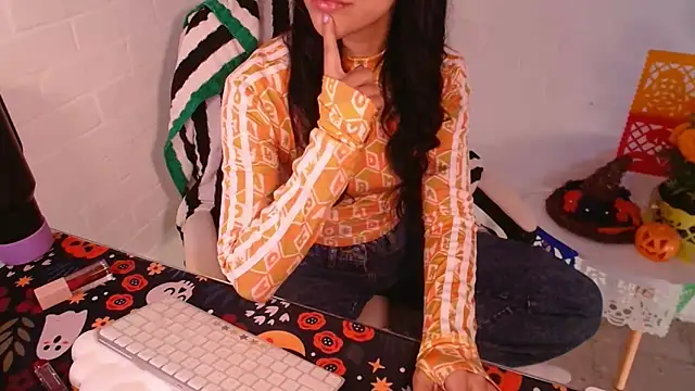 Snapshot of kaithra chatting on October 29, 11:25 pm kaithra online show from October 29, 11:25 pm