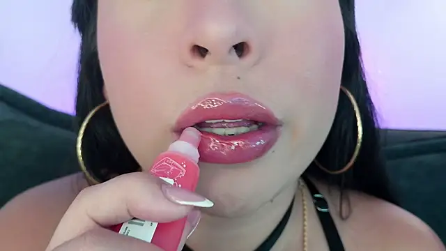mia roux1 online show from May 17, 12:10 am