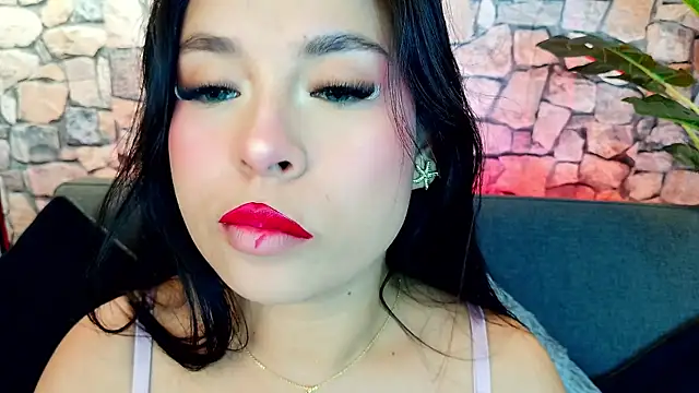 Snapshot of mia_roux1 chatting on November 12, 6:56 pm mia roux1 online show from November 12, 6:56 pm