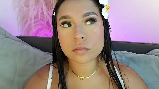 mia roux1 online show from May 3, 7:28 pm