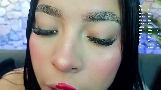 Snapshot of mia_roux1 chatting on November 17, 5:39 pm mia roux1 online show from November 17, 5:39 pm