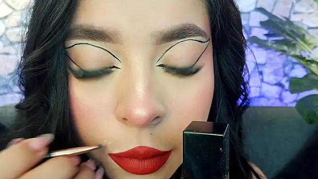 Snapshot of mia_roux1 chatting on November 19, 5:13 pm mia roux1 online show from November 19, 5:13 pm