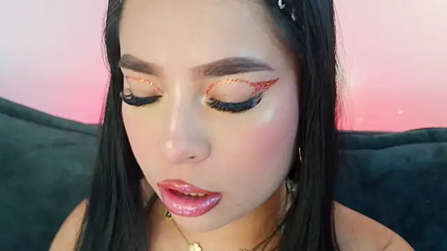 mia roux1 online show from April 8, 7:26 pm