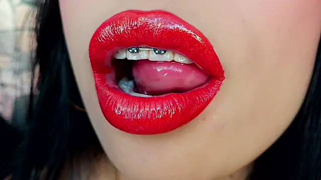 Snapshot of mia_roux1 chatting on November 7, 5:39 pm mia roux1 online show from November 7, 5:39 pm