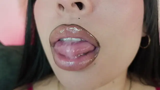 mia roux1 online show from July 1, 11:27 pm