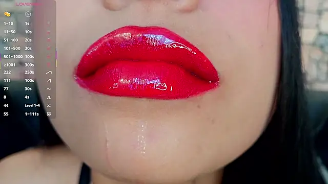 Snapshot of mia_roux1 chatting on November 3, 6:33 pm mia roux1 online show from November 3, 6:33 pm