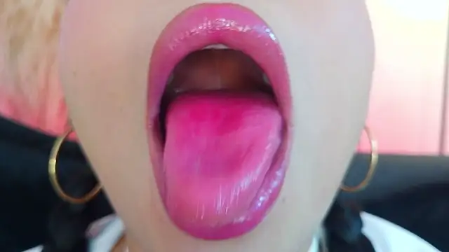 mia roux1 online show from March 28, 10:11 pm