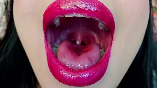 Snapshot of mia_roux1 chatting on November 23, 5:39 am mia roux1 online show from November 23, 5:39 am