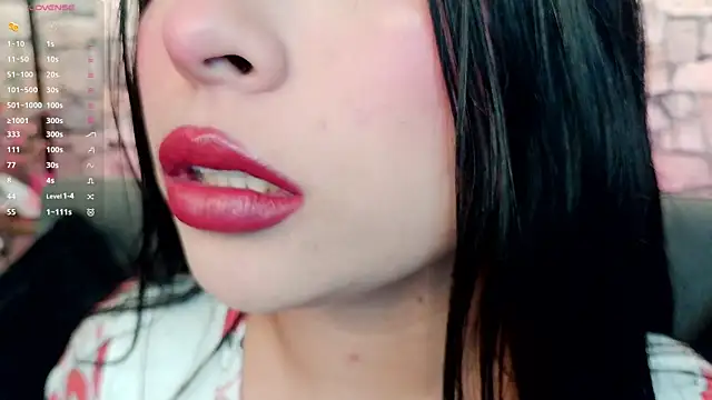 Snapshot of mia_roux1 chatting on November 29, 6:46 am mia roux1 online show from November 29, 6:46 am