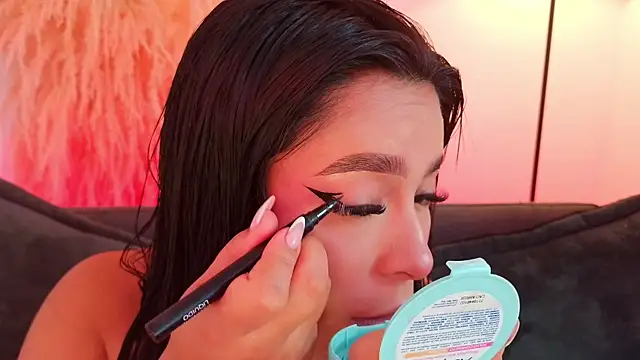 mia roux1 online show from April 4, 8:37 pm