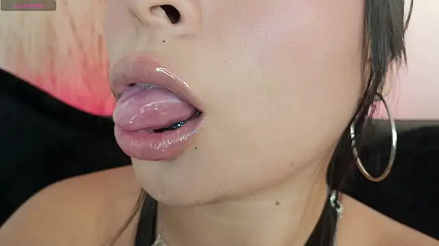 mia roux1 online show from June 12, 11:13 pm