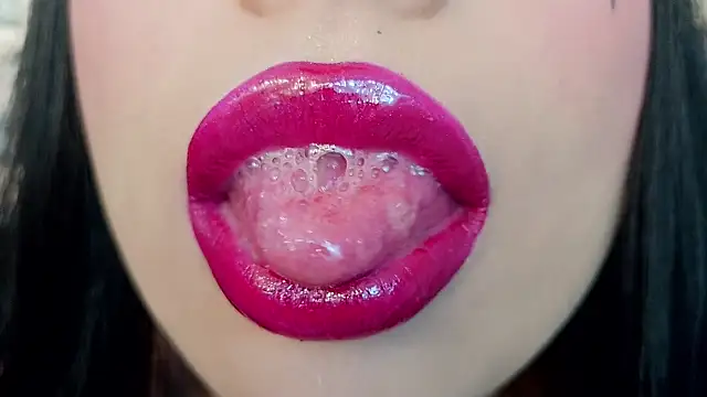 Snapshot of mia_roux1 chatting on November 23, 5:56 pm mia roux1 online show from November 23, 5:56 pm