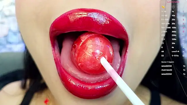 Snapshot of mia_roux1 chatting on November 16, 5:50 pm mia roux1 online show from November 16, 5:50 pm