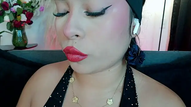 mia roux1 online show from March 4, 11:56 pm