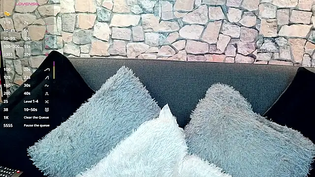 Snapshot of mia_roux1 chatting on October 31, 5:20 pm mia roux1 online show from October 31, 5:20 pm