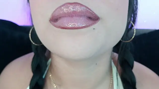 mia roux1 online show from May 19, 12:37 am