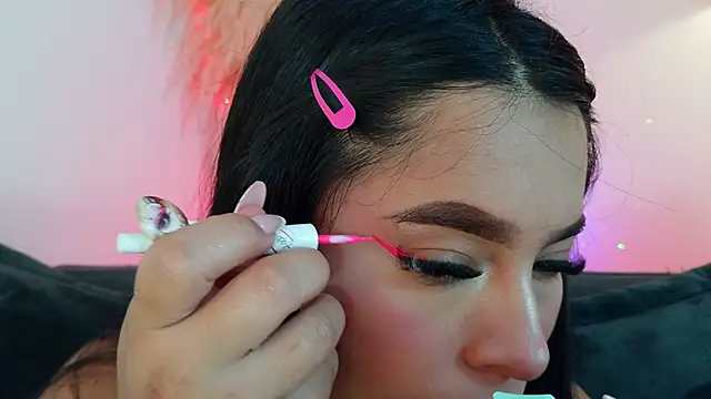 mia roux1 online show from April 9, 7:42 pm