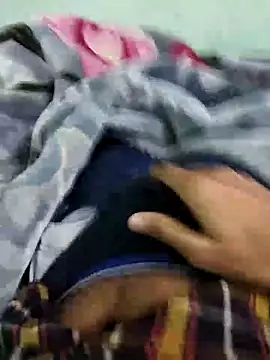 Snapshot of Virgin18year_old chatting on December 5, 3:05 am Virgin18year old online show from December 5, 3:05 am