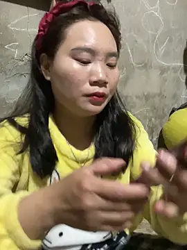 Snapshot of Irin_jo chatting on February 9, 1:20 pm Irin jo online show from February 9, 1:20 pm