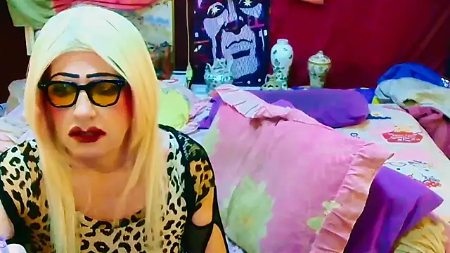 horni4luv online show from December 16, 9:52 pm