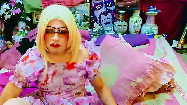 Snapshot of horni4luv chatting on November 29, 10:32 pm horni4luv online show from November 29, 10:32 pm