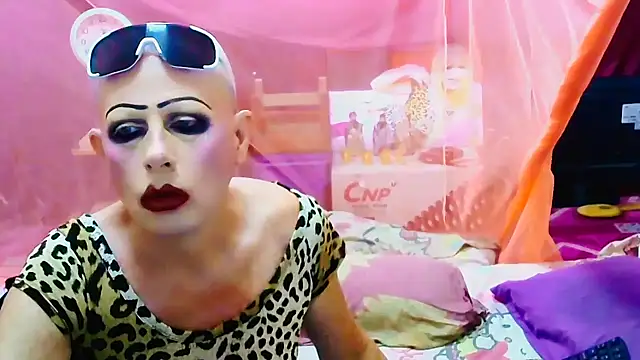 Snapshot of horni4luv chatting on July 8, 11:27 pm horni4luv online show from July 8, 11:27 pm
