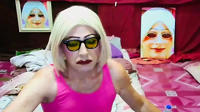 horni4luv online show from April 8, 8:21 pm
