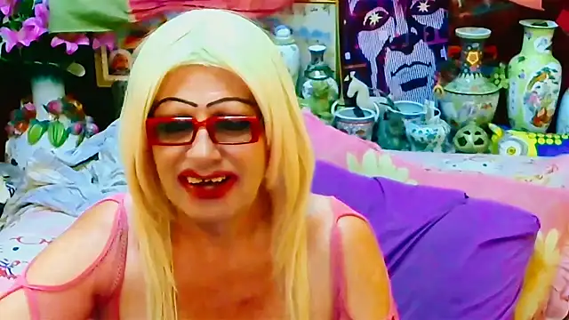 Snapshot of horni4luv chatting on October 21, 4:45 am horni4luv online show from October 21, 4:45 am