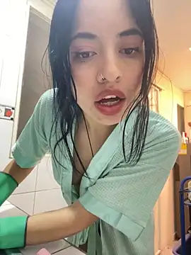 Chuchii05 online show from November 10, 5:40 pm