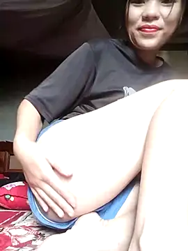 Snapshot of Yumi_sexyy chatting on October 25, 1:49 am Yumi sexyy online show from October 25, 1:49 am