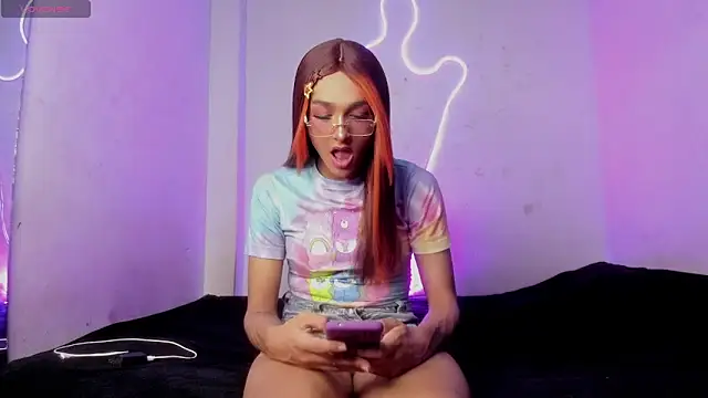 Mika  velvet online show from November 10, 8:58 pm