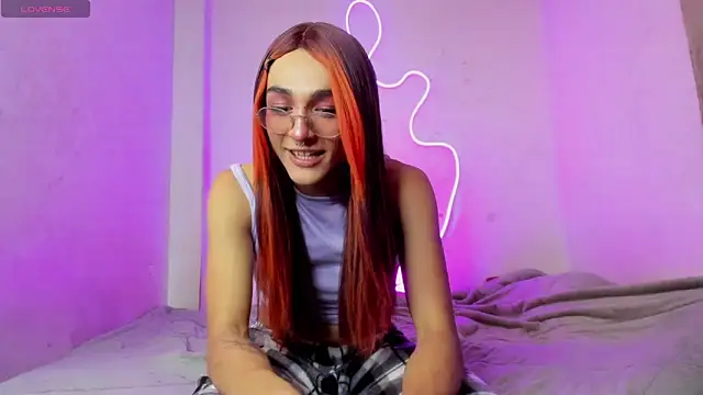 Mika  velvet online show from November 1, 4:34 pm