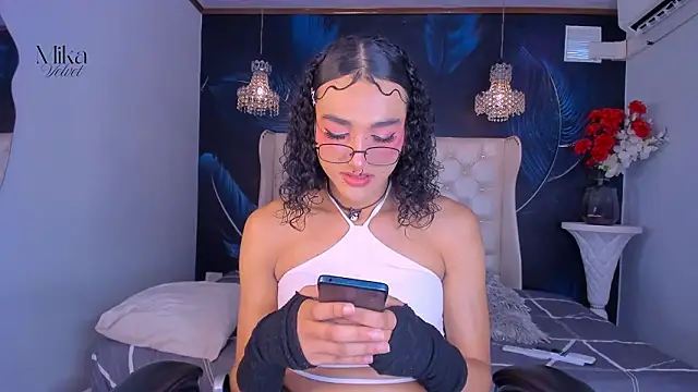 Mika  velvet online show from February 19, 8:28 pm