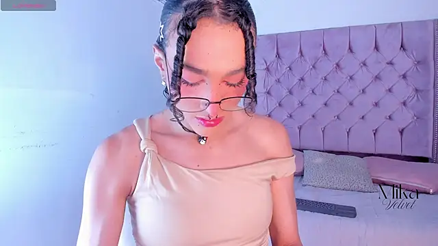 Mika  velvet online show from February 11, 9:03 pm